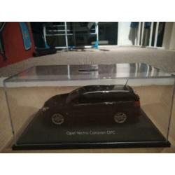 Opel Vectra C Caravan Opc zwart schuco 1:43 (incl ovp)