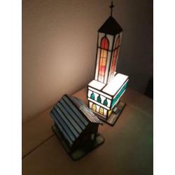 Tiffany lamp tafellamp bureaulamp kerk dorp glas en lood