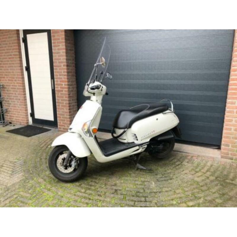 Kymco like TT scooter (45km)