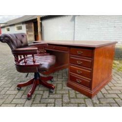 Antiek bureau (partnerdesk)