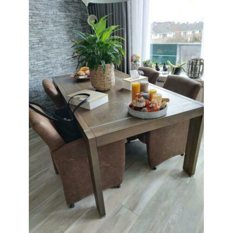 Eettafel hout 100x190 cm met 6 stoelen