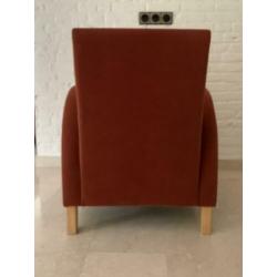 2 identieke Design stoelen met zachte “Vloers” stof