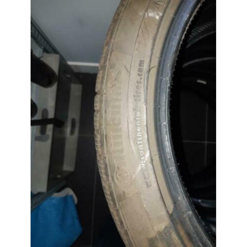 Continental Wintercontact Winterbanden 225/40 R18