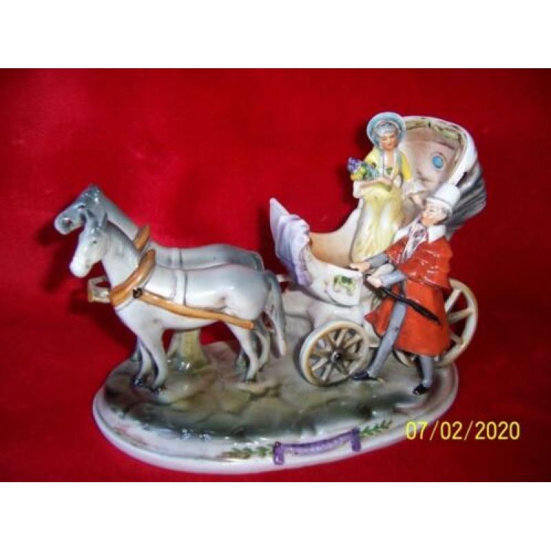 ,, capodimonte" porselein rijtuig met paarden. made in italy