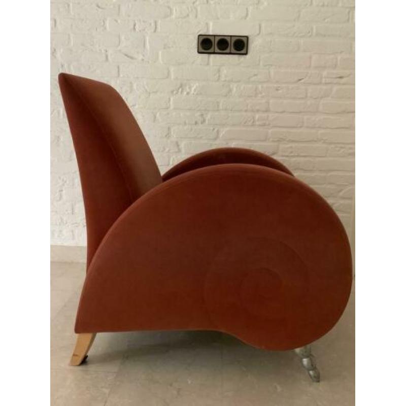 2 identieke Design stoelen met zachte “Vloers” stof