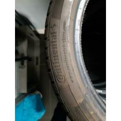 Continental Wintercontact Winterbanden 225/40 R18