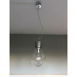 2 ‘bulb’ tafellampen - design