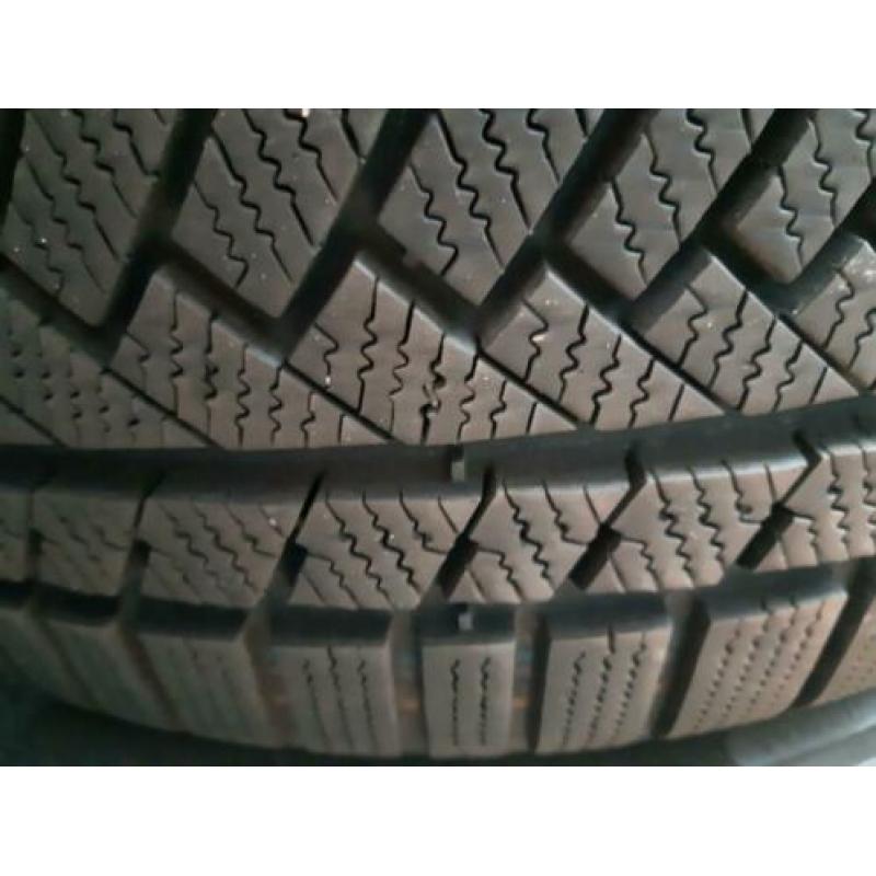 Continental Wintercontact Winterbanden 225/40 R18