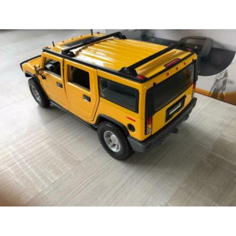 Hummer geel, maisto