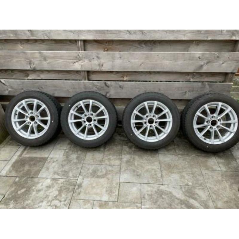 Originele 16” BMW velgen styling 390 met winterbanden