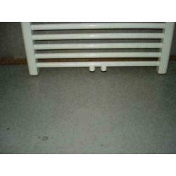 Design radiator 50 cm breed x 165 cm hoog wit met een midden