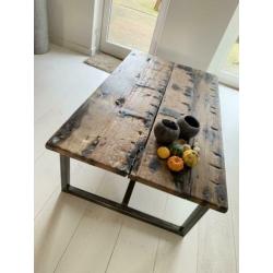 Stoere houten salontafel