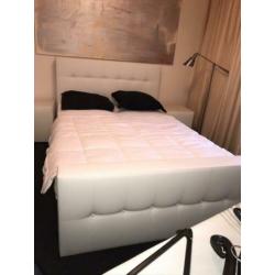 Boxspring lederlook wit/creme