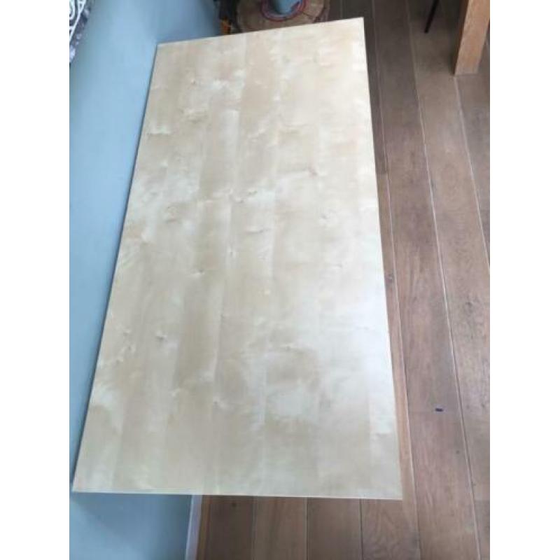 Ikea Tafel met verstelbare poten