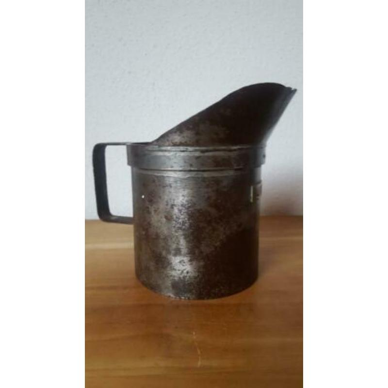 Oude metalen maatbeker / inhoudsmaat 1 liter