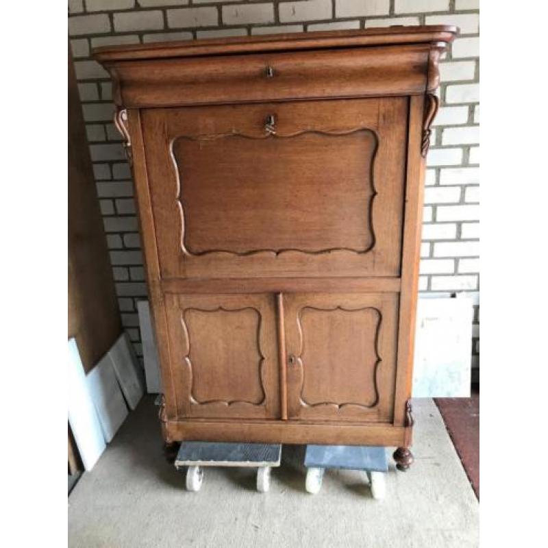 Secretaire kast antiek H=152cm-Br=98cm en D=42cm.