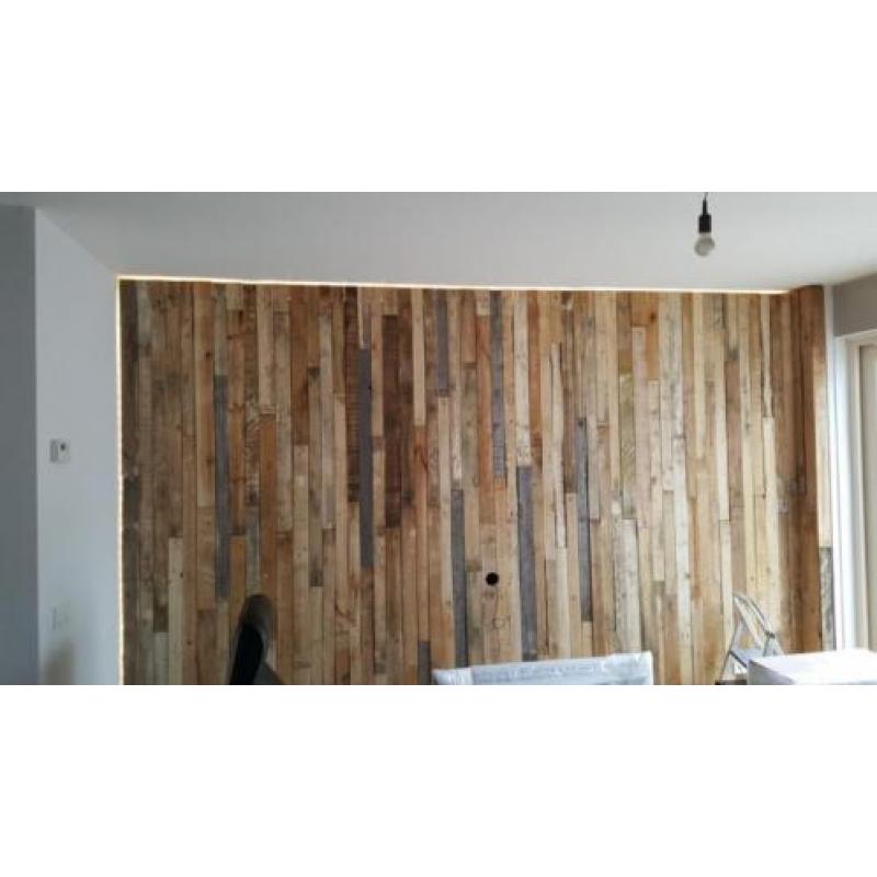 houtstrip houten wand sloophout barnwood ipv behang uniek